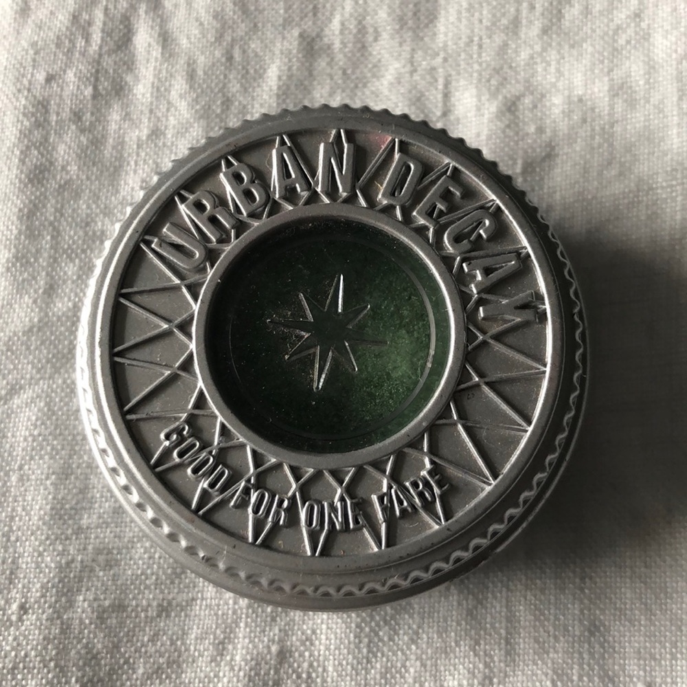 Urban Decay Eyeshadow Pot in Vert (discontinued)